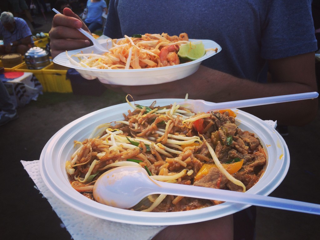 Try different pad thai stalls, share with friends